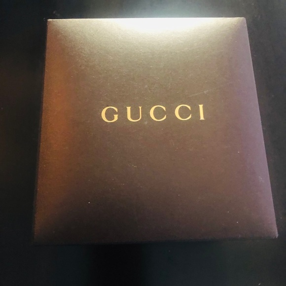 Gucci watch with diamonds - Picture 1 of 3